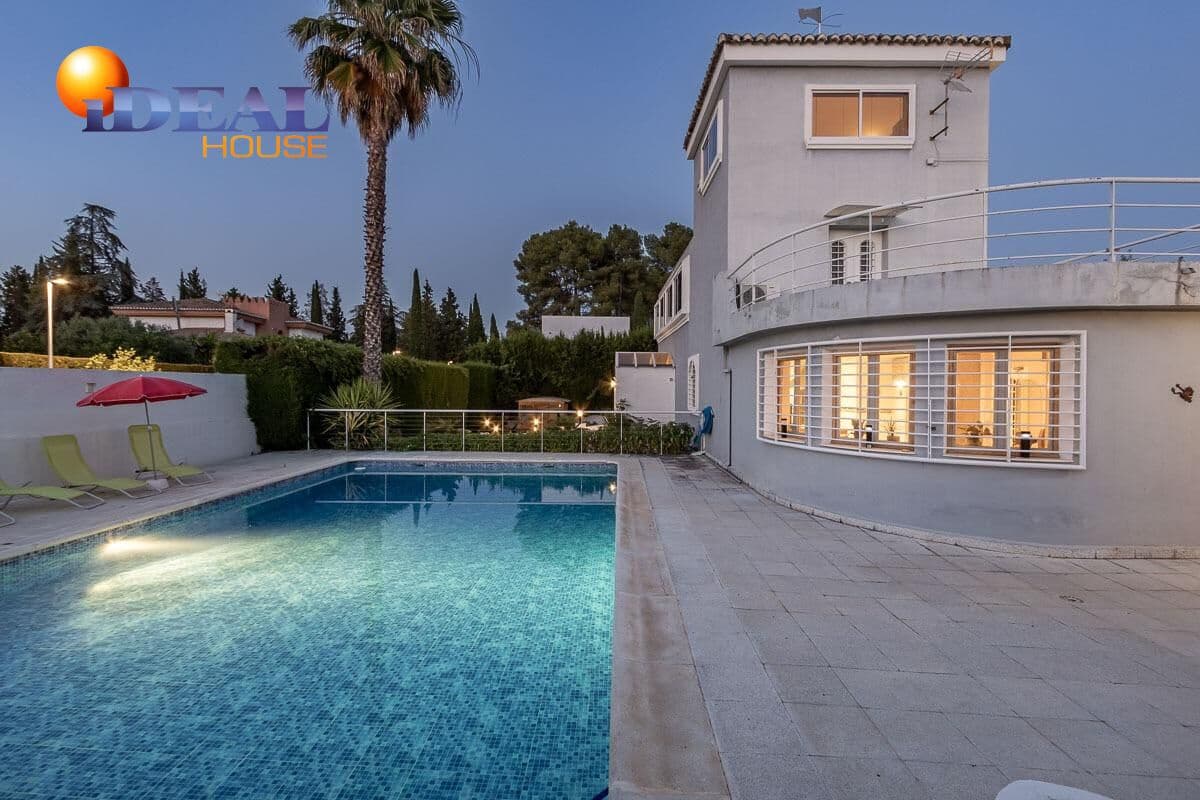 4 sovrum Villa till salu i Albolote med pool garage - 525 000 € (Ref: 9433850)