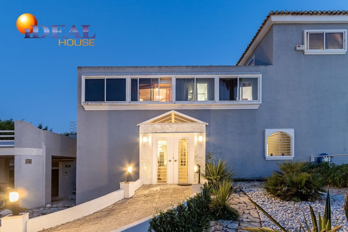 4 sovrum Villa till salu i Albolote med pool garage - 525 000 € (Ref: 9433850)