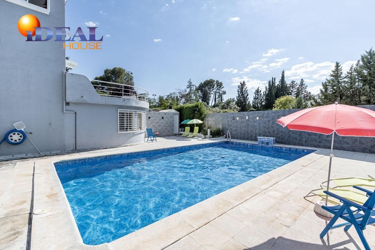 4 sovrum Villa till salu i Albolote med pool garage - 525 000 € (Ref: 9433850)