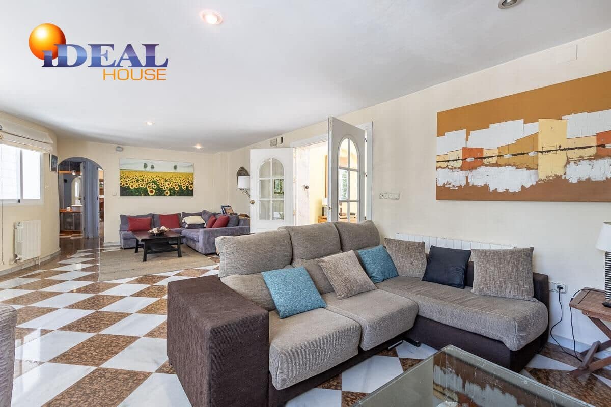 4 sovrum Villa till salu i Albolote med pool garage - 525 000 € (Ref: 9433850)