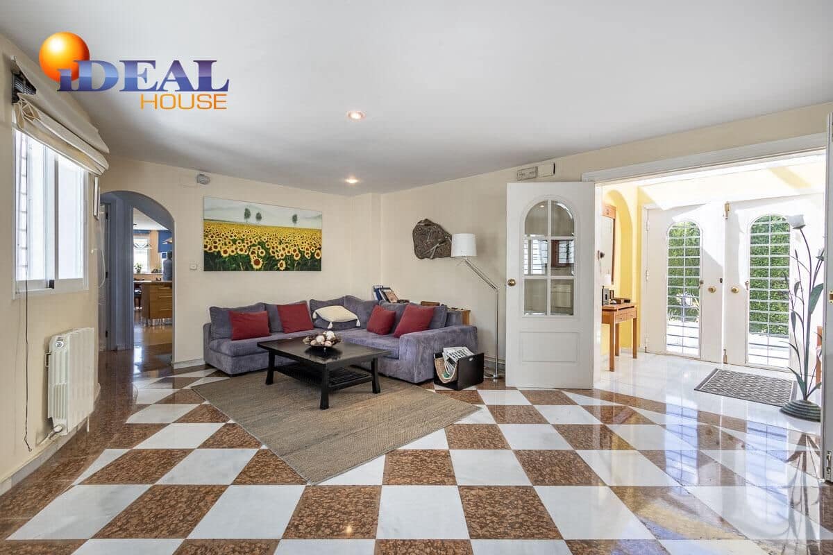 4 sovrum Villa till salu i Albolote med pool garage - 525 000 € (Ref: 9433850)