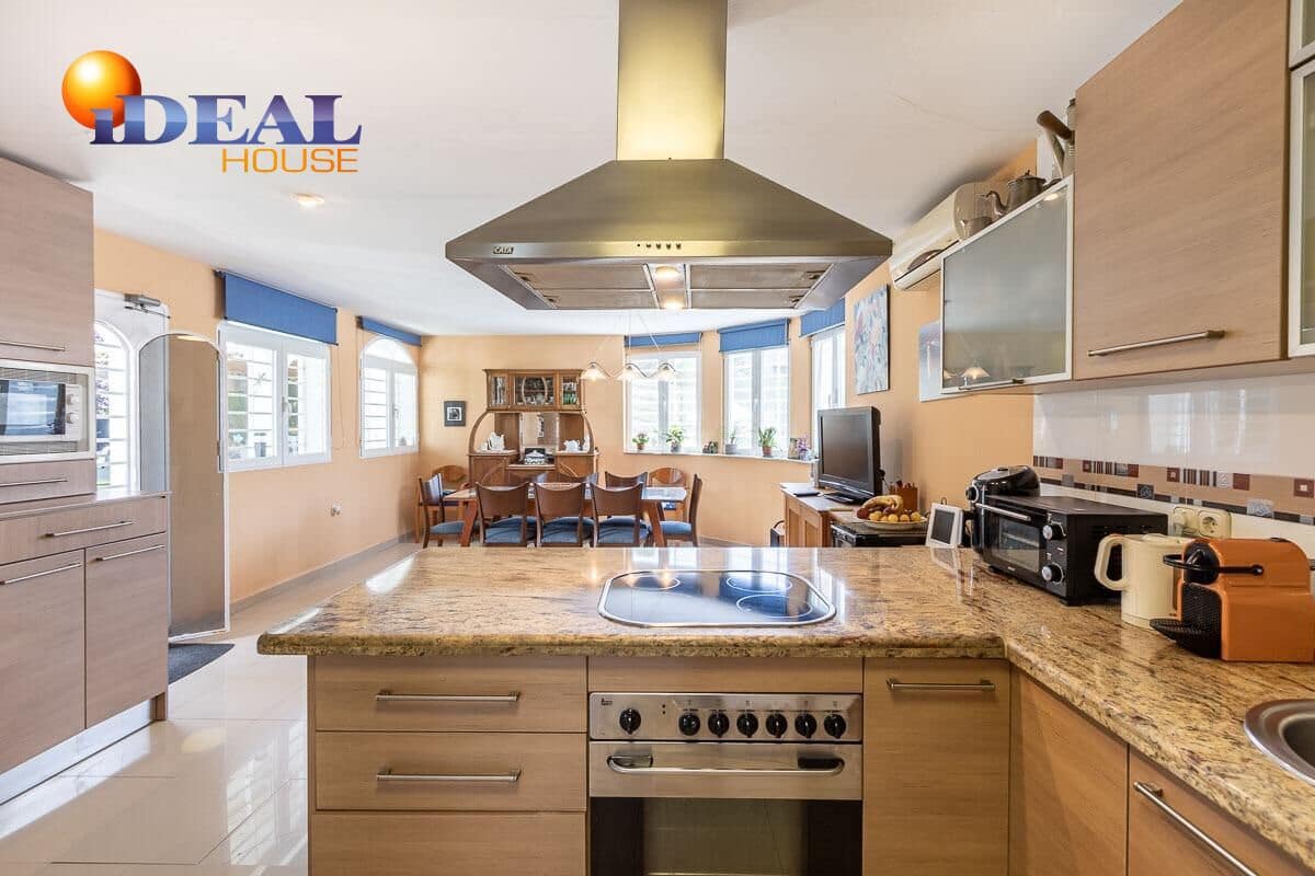 4 sovrum Villa till salu i Albolote med pool garage - 525 000 € (Ref: 9433850)