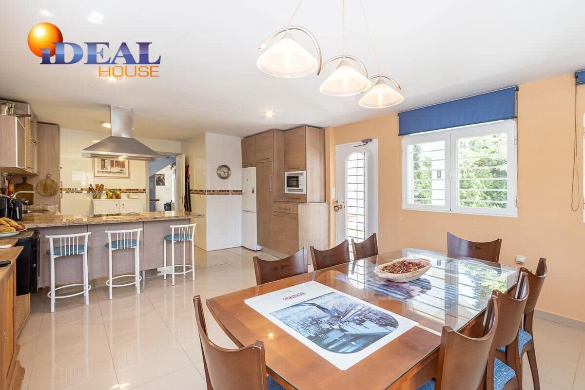 4 sovrum Villa till salu i Albolote med pool garage - 525 000 € (Ref: 9433850)