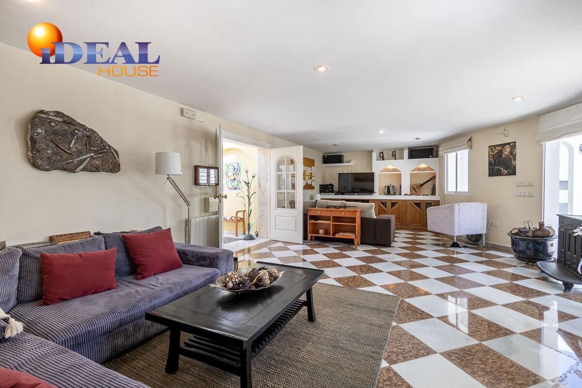 4 sovrum Villa till salu i Albolote med pool garage - 525 000 € (Ref: 9433850)