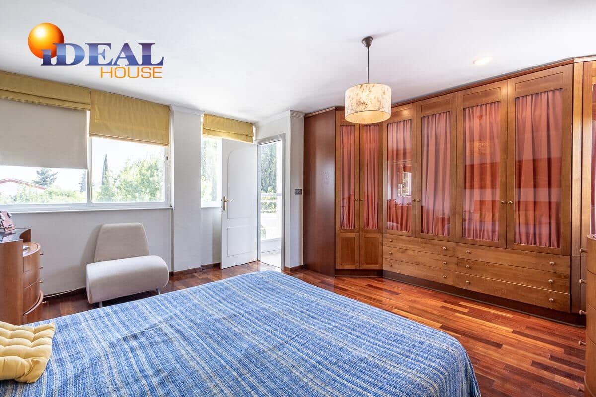 4 sovrum Villa till salu i Albolote med pool garage - 525 000 € (Ref: 9433850)