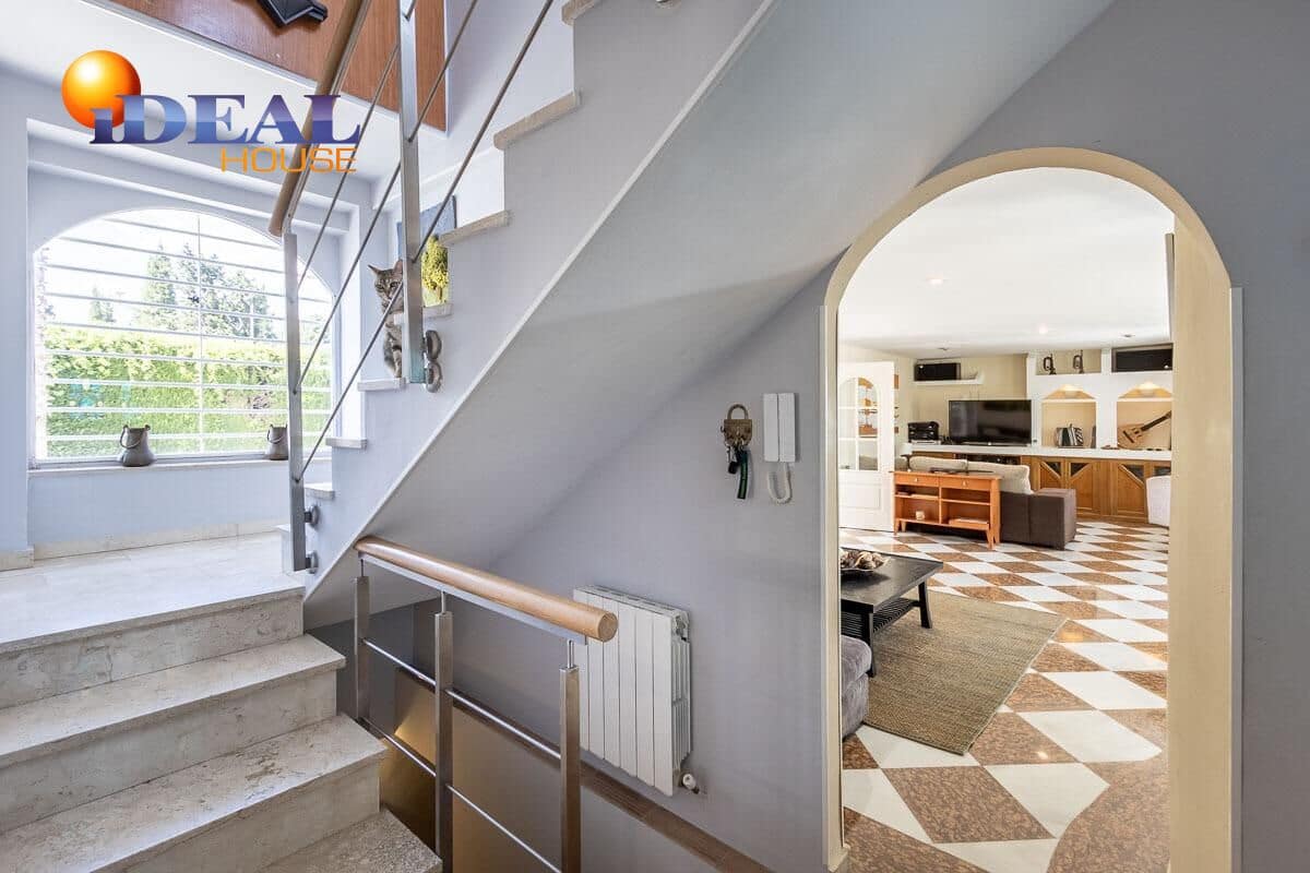 4 sovrum Villa till salu i Albolote med pool garage - 525 000 € (Ref: 9433850)