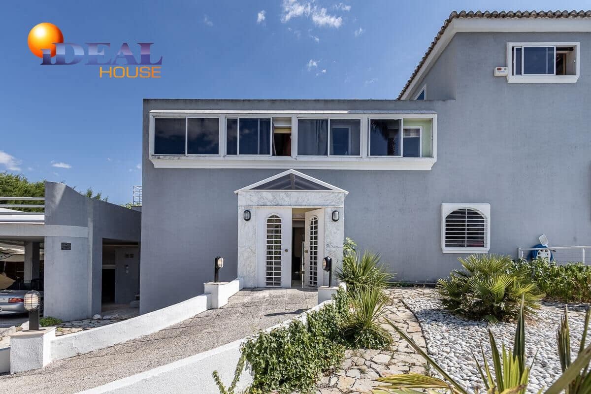 4 sovrum Villa till salu i Albolote med pool garage - 525 000 € (Ref: 9433850)