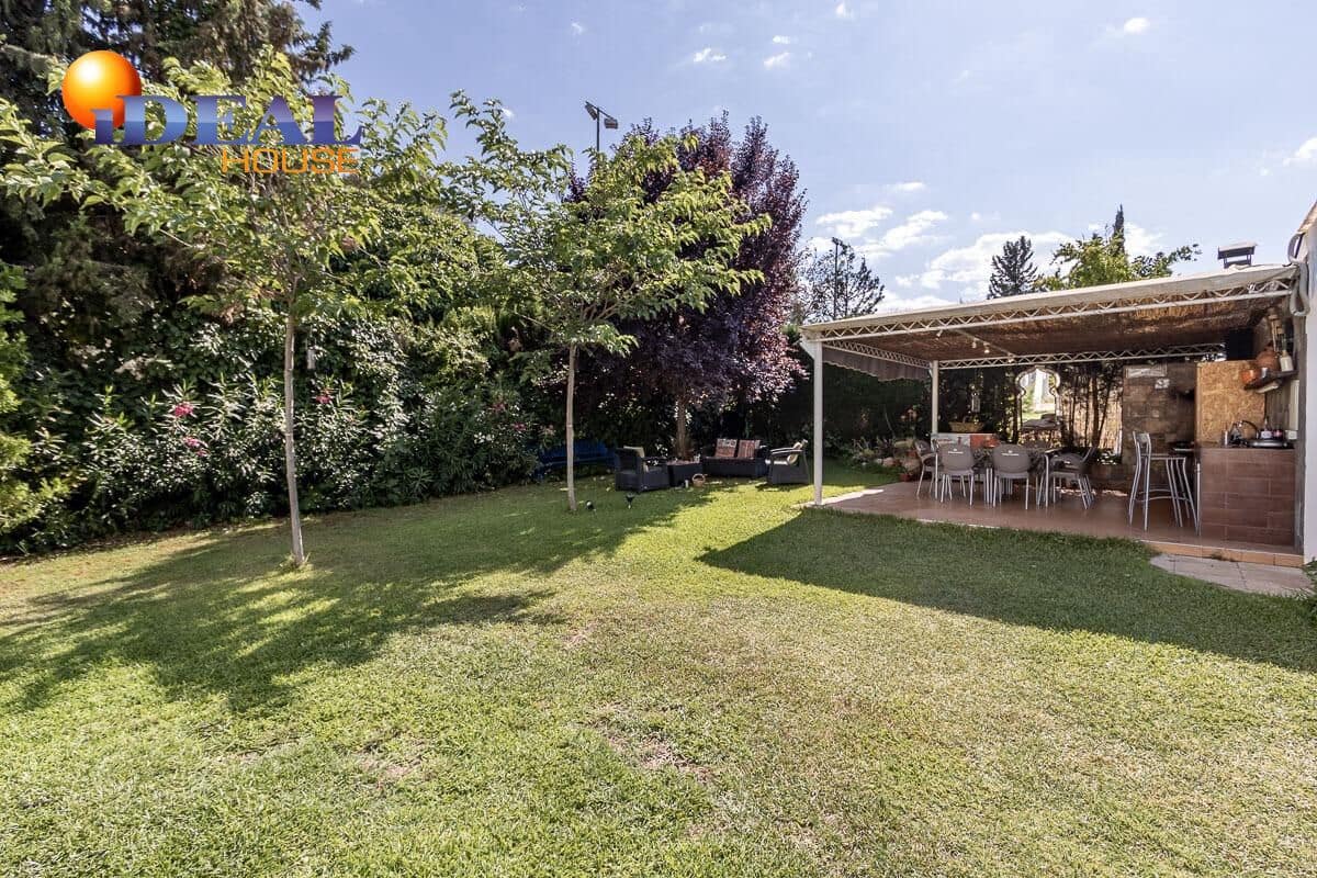 4 sovrum Villa till salu i Albolote med pool garage - 525 000 € (Ref: 9433850)