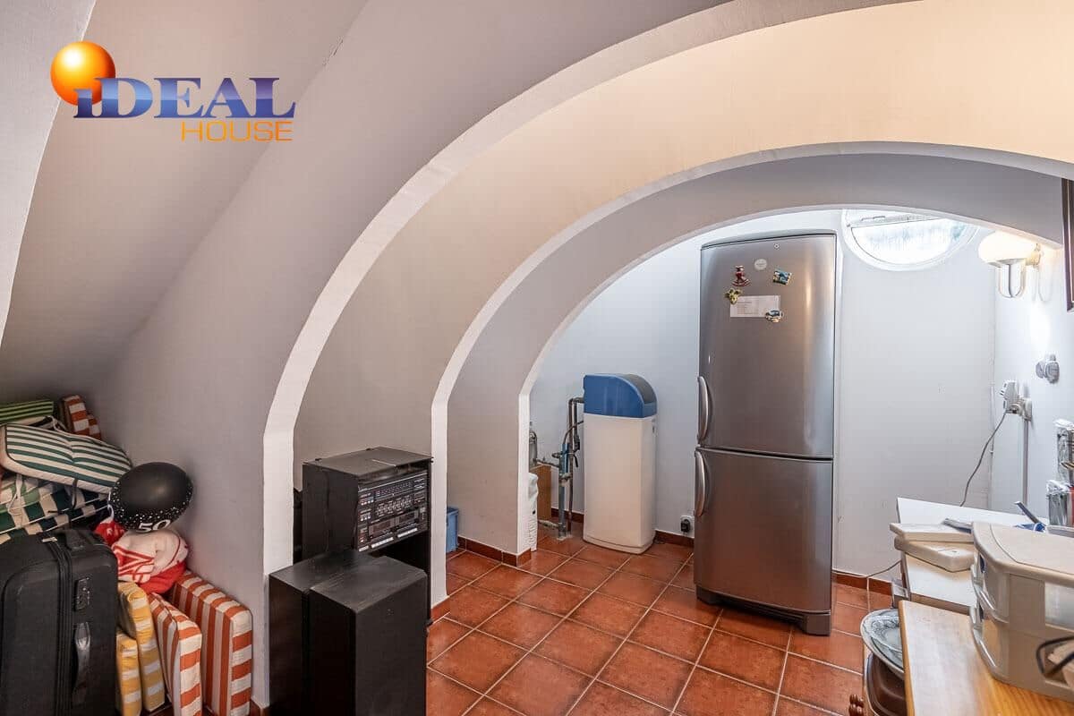 4 sypialnia Finka/Dom wiejski na sprzedaż w La Zubia z basenem - 650 000 € (Ref: 9433851)