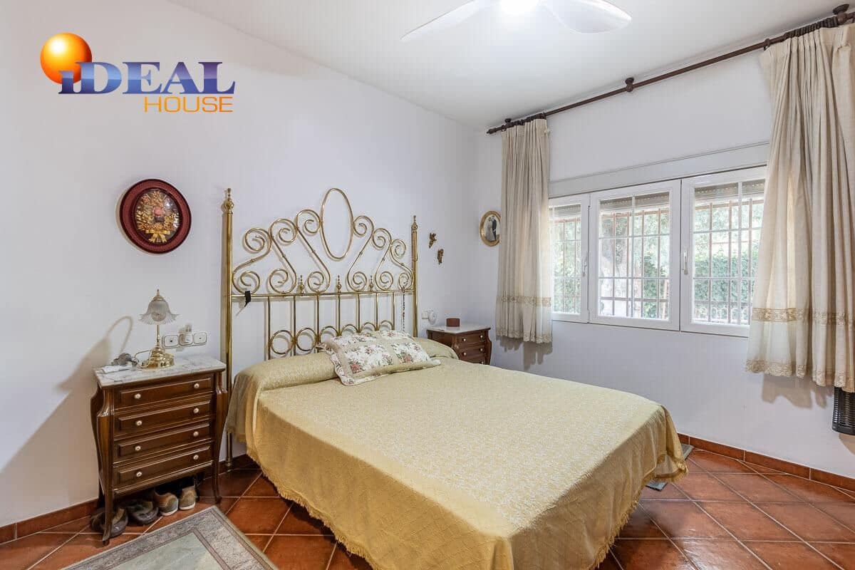 4 sypialnia Finka/Dom wiejski na sprzedaż w La Zubia z basenem - 650 000 € (Ref: 9433851)