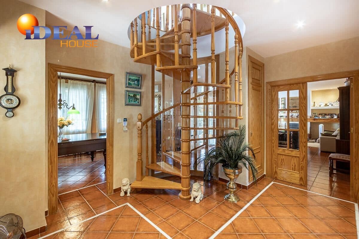 4 sypialnia Finka/Dom wiejski na sprzedaż w La Zubia z basenem - 650 000 € (Ref: 9433851)