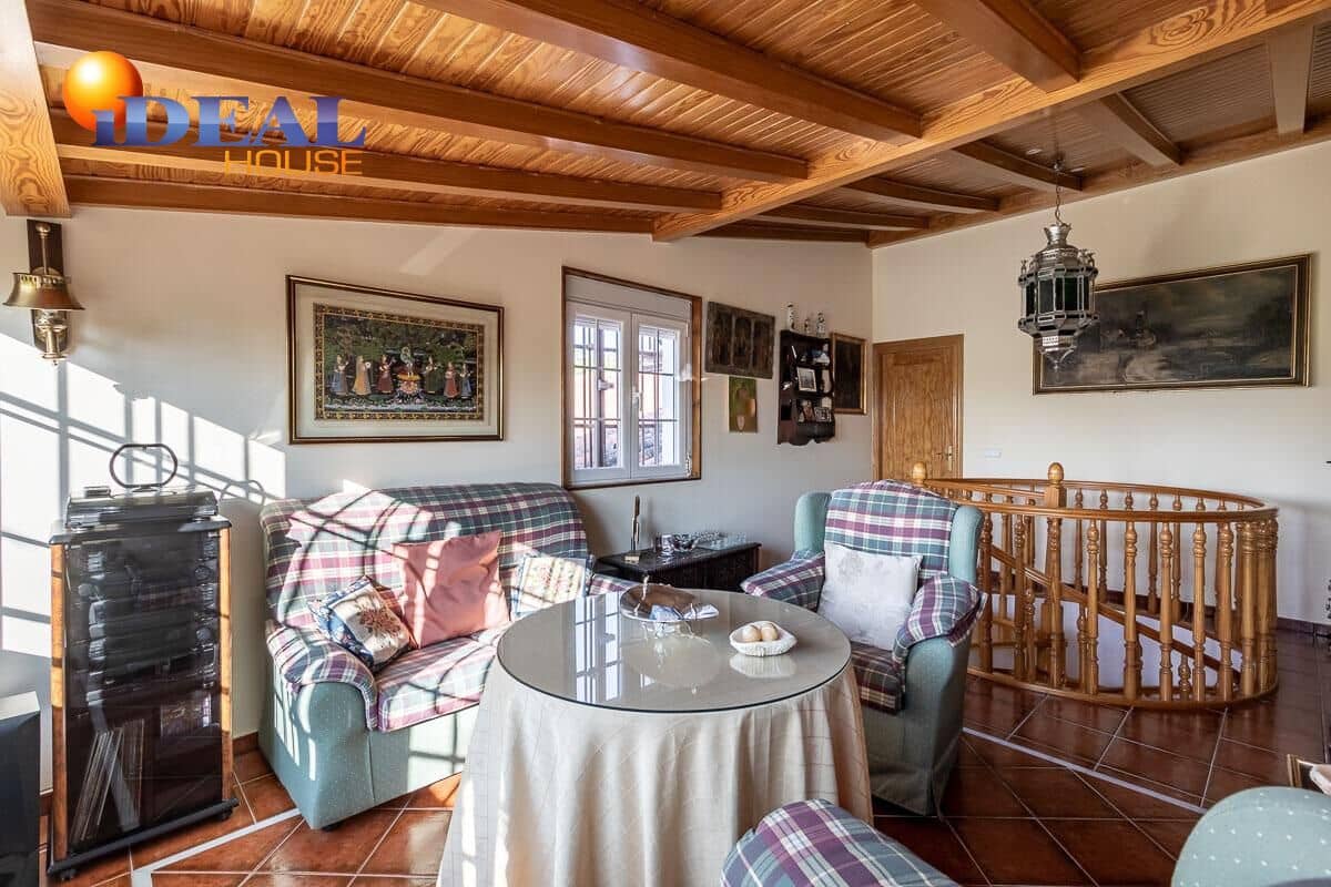 4 sypialnia Finka/Dom wiejski na sprzedaż w La Zubia z basenem - 650 000 € (Ref: 9433851)