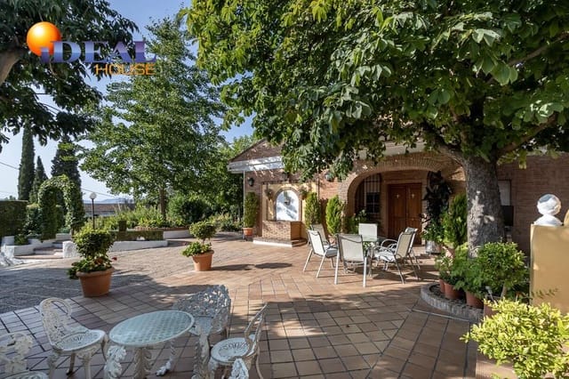 4 sypialnia Finka/Dom wiejski na sprzedaż w La Zubia z basenem - 650 000 € (Ref: 9433851)