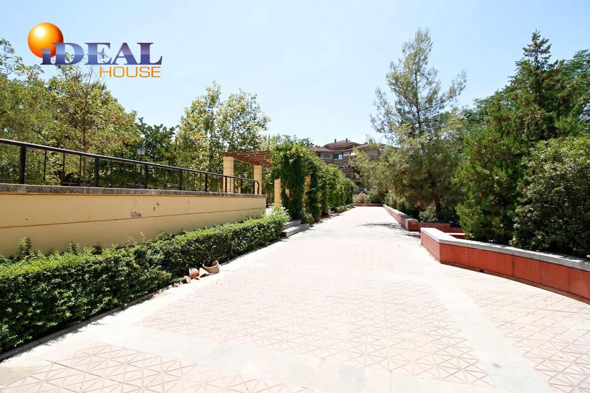 Commerciale in vendita in Granada citta - 230.000 € (Rif: 9433853)