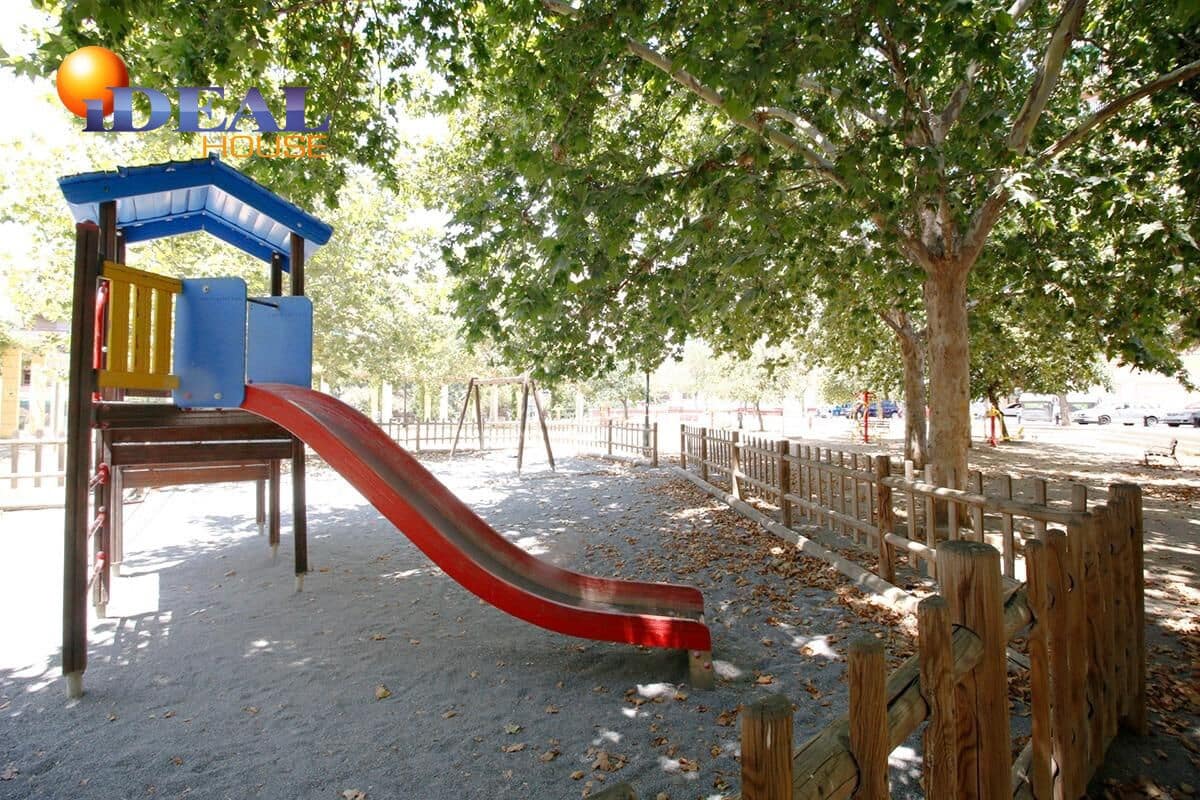 Commerciale in vendita in Granada citta - 230.000 € (Rif: 9433853)