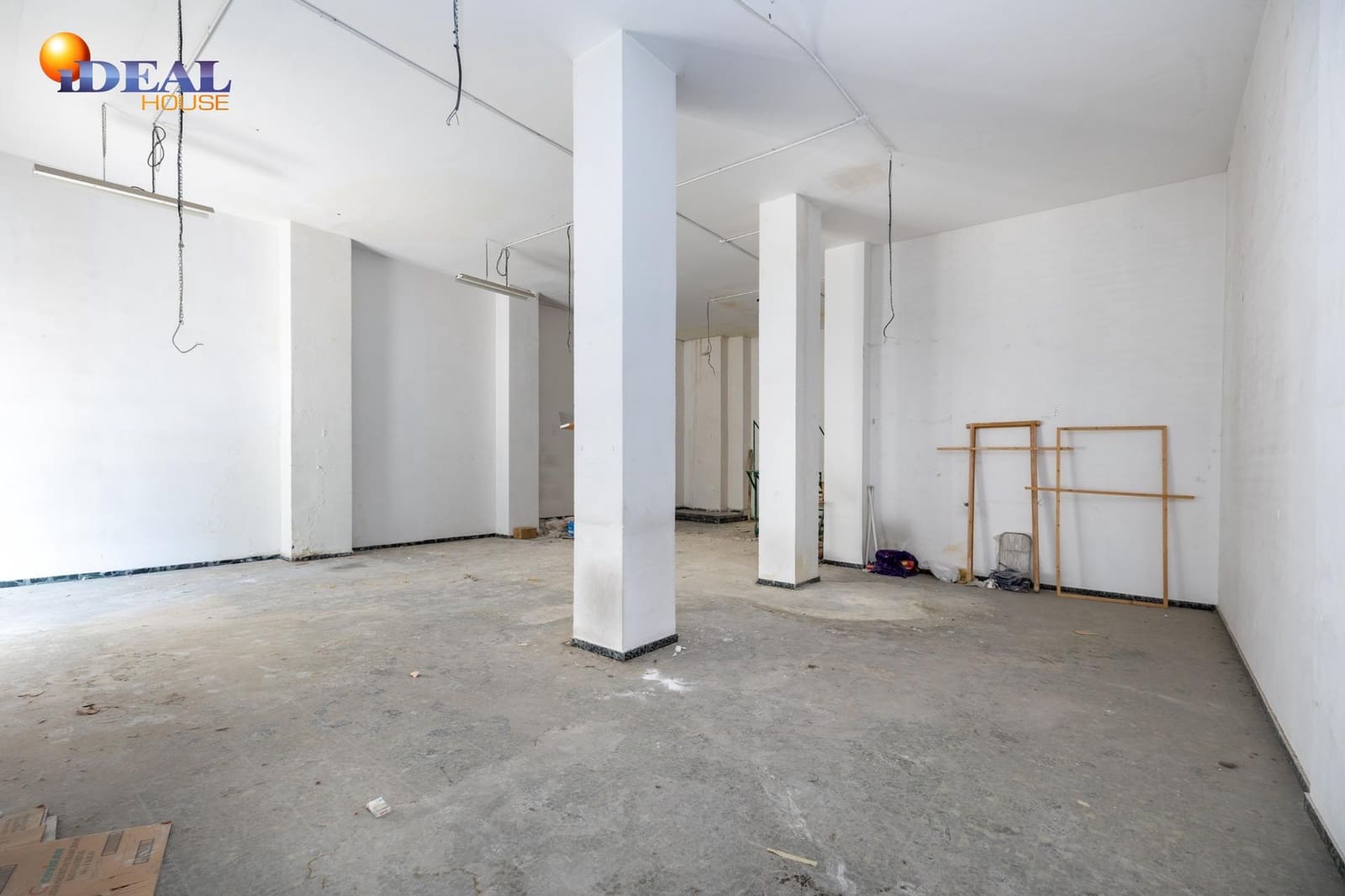 Commerciale in vendita in Granada citta - 230.000 € (Rif: 9433853)