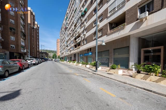 Commerciale in vendita in Granada città - 230.000 € (Rif: 9433853)
