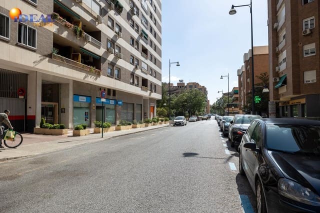 Commerciale in vendita in Granada città - 230.000 € (Rif: 9433853)