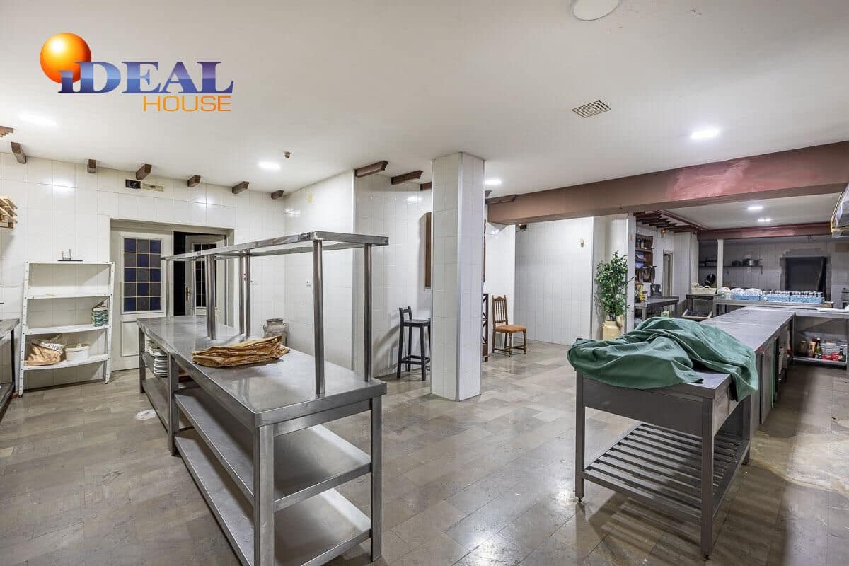 13 sovrum Företag till salu i Cenes de la Vega med garage - 2 200 000 € (Ref: 9433854)