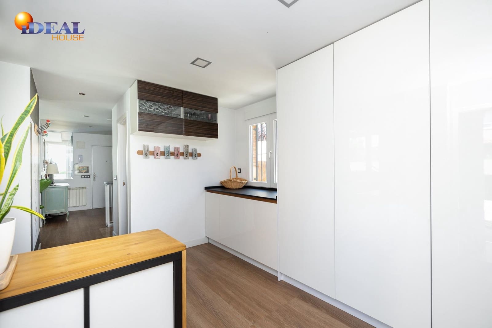 3 bedroom Villa for sale in Otura with pool garage - € 545,000 (Ref: 9433855)