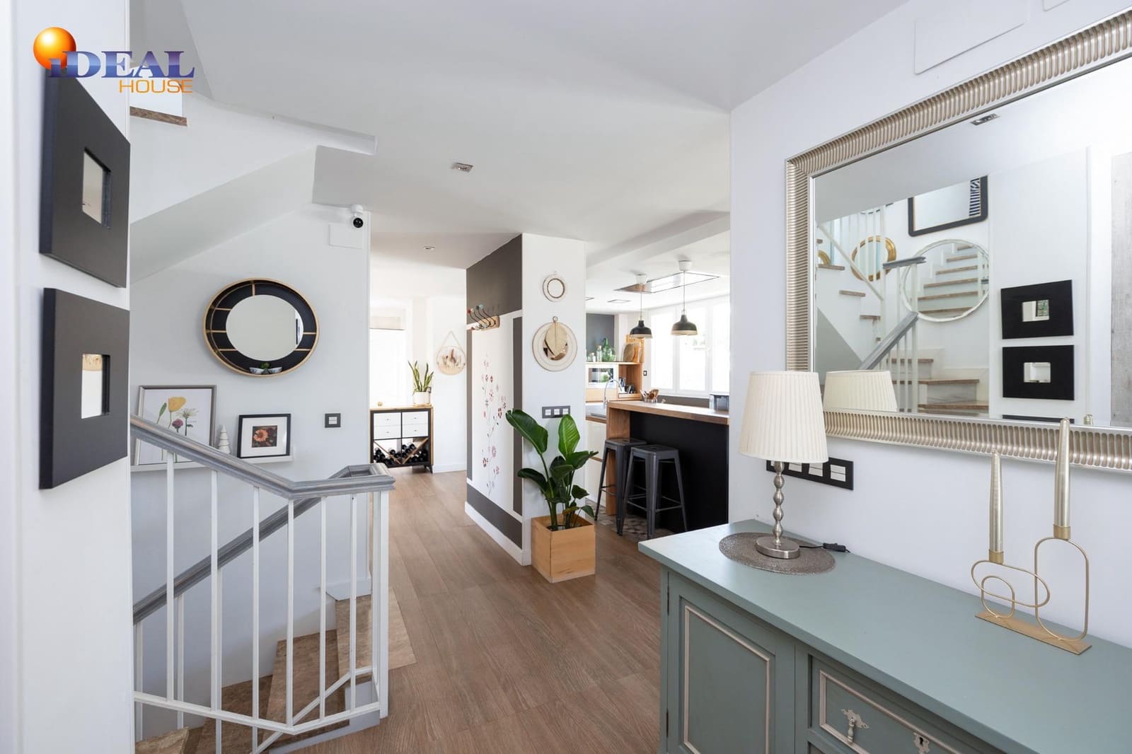 3 bedroom Villa for sale in Otura with pool garage - € 545,000 (Ref: 9433855)