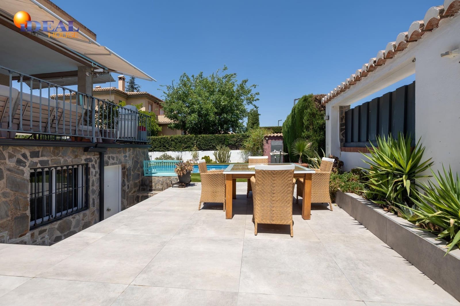 3 bedroom Villa for sale in Otura with pool garage - € 545,000 (Ref: 9433855)