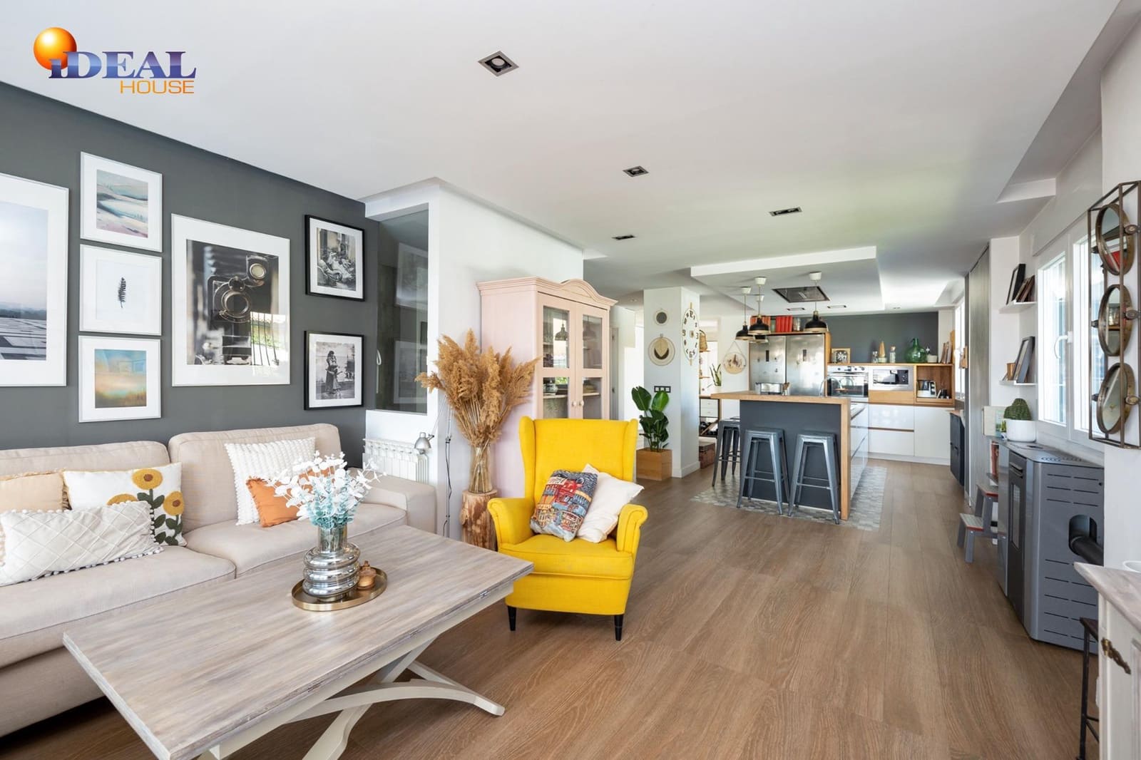 3 bedroom Villa for sale in Otura with pool garage - € 545,000 (Ref: 9433855)