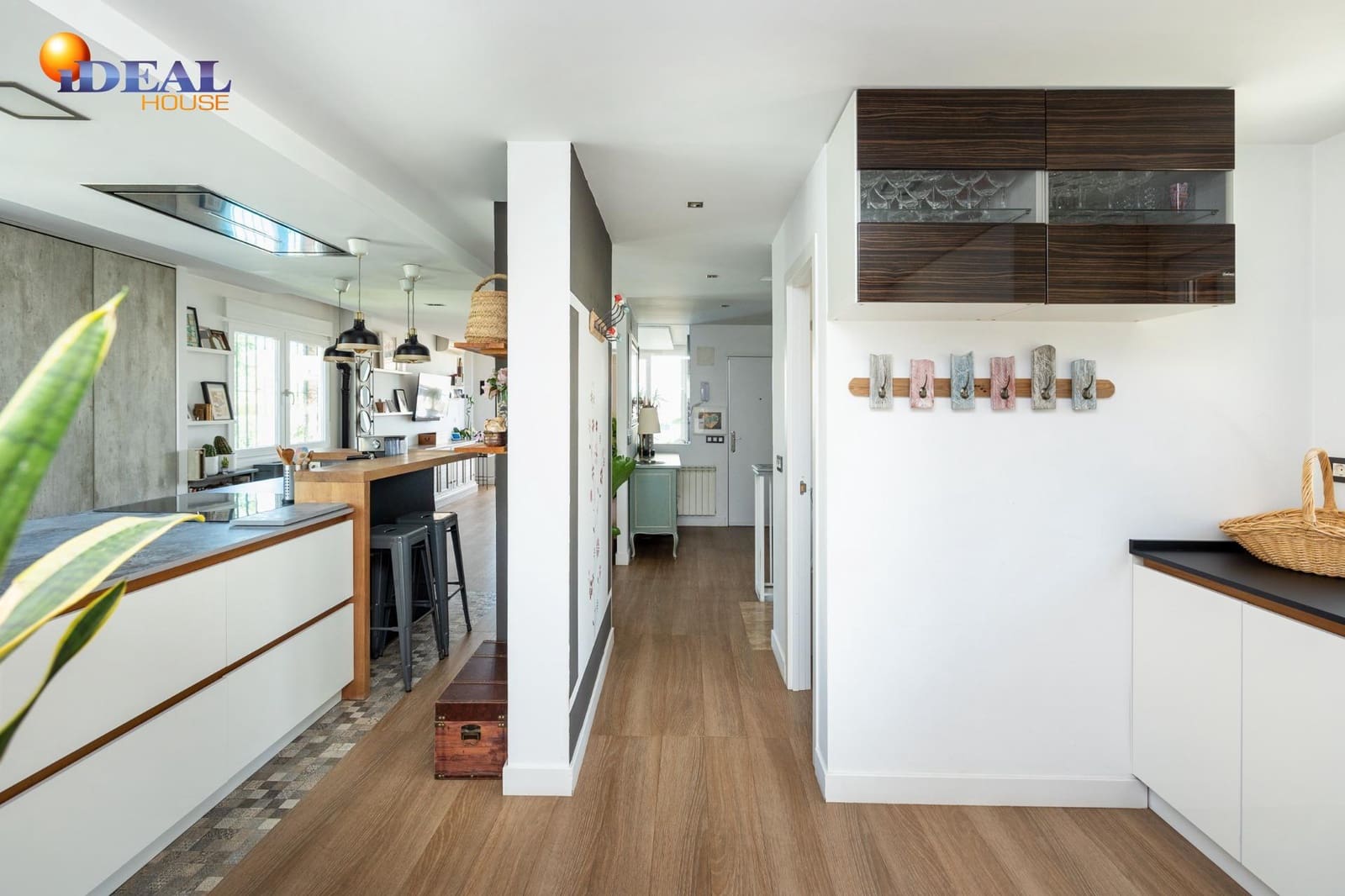 3 bedroom Villa for sale in Otura with pool garage - € 545,000 (Ref: 9433855)