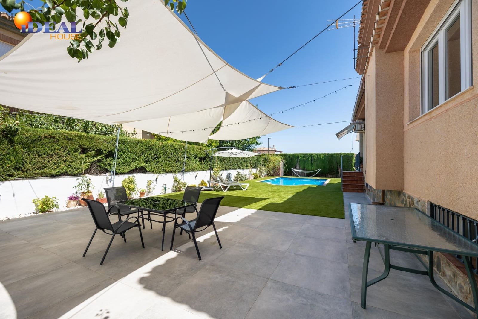 3 bedroom Villa for sale in Otura with pool garage - € 545,000 (Ref: 9433855)