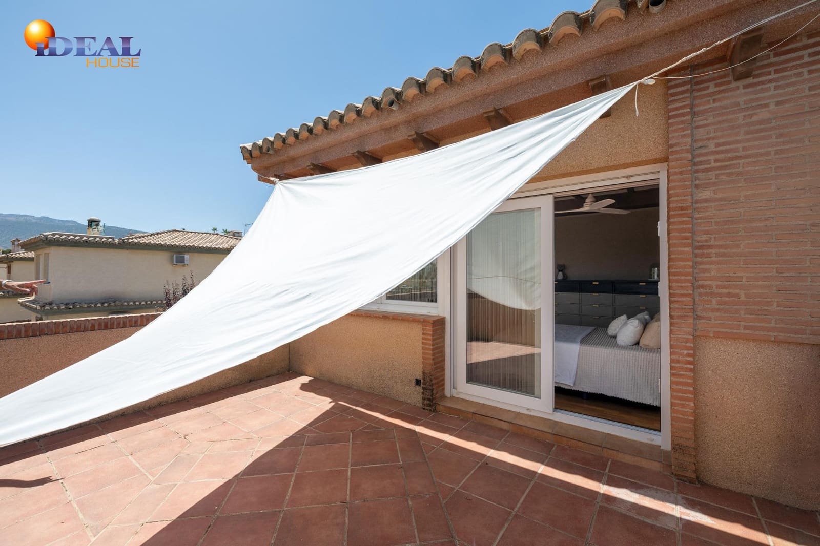 3 bedroom Villa for sale in Otura with pool garage - € 545,000 (Ref: 9433855)