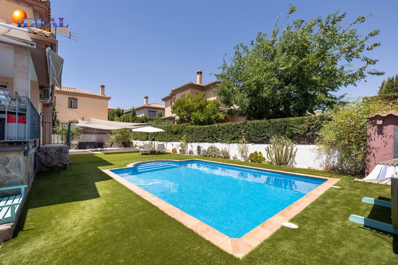 3 bedroom Villa for sale in Otura with pool garage - € 545,000 (Ref: 9433855)
