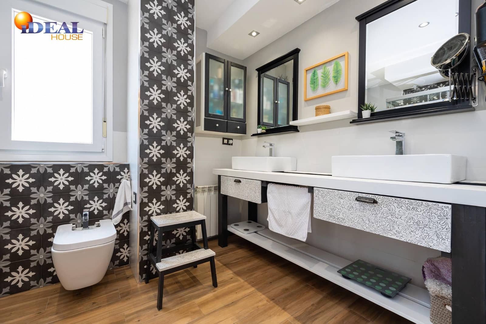 3 bedroom Villa for sale in Otura with pool garage - € 545,000 (Ref: 9433855)