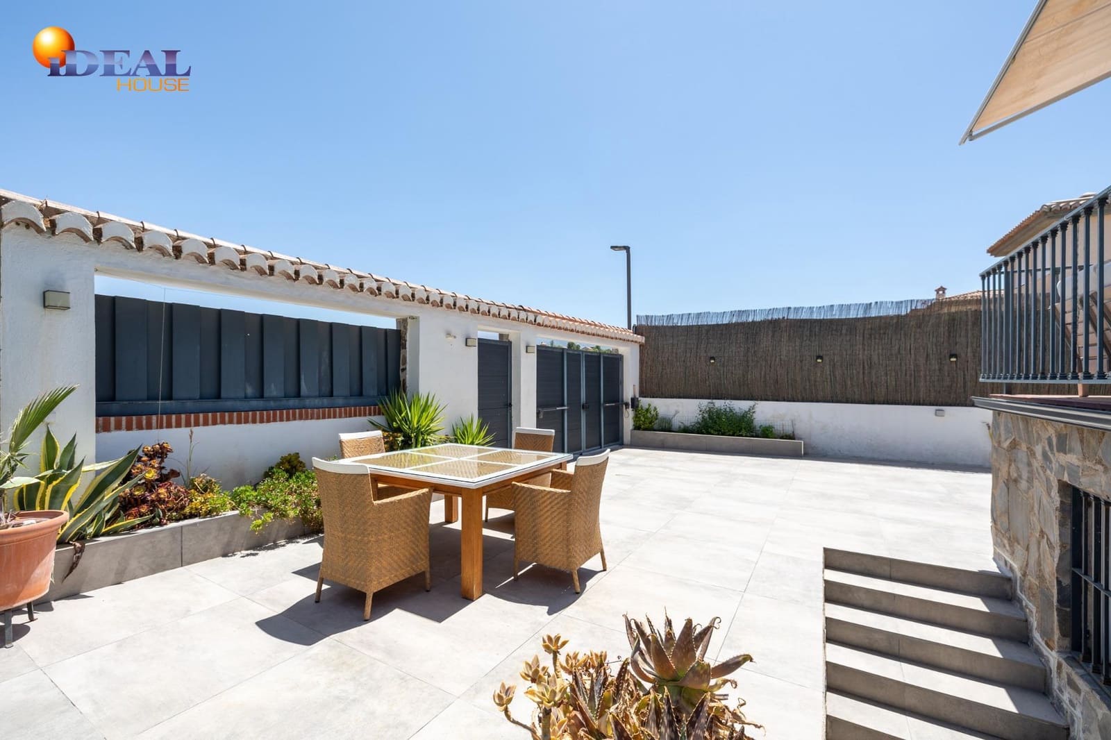 3 bedroom Villa for sale in Otura with pool garage - € 545,000 (Ref: 9433855)