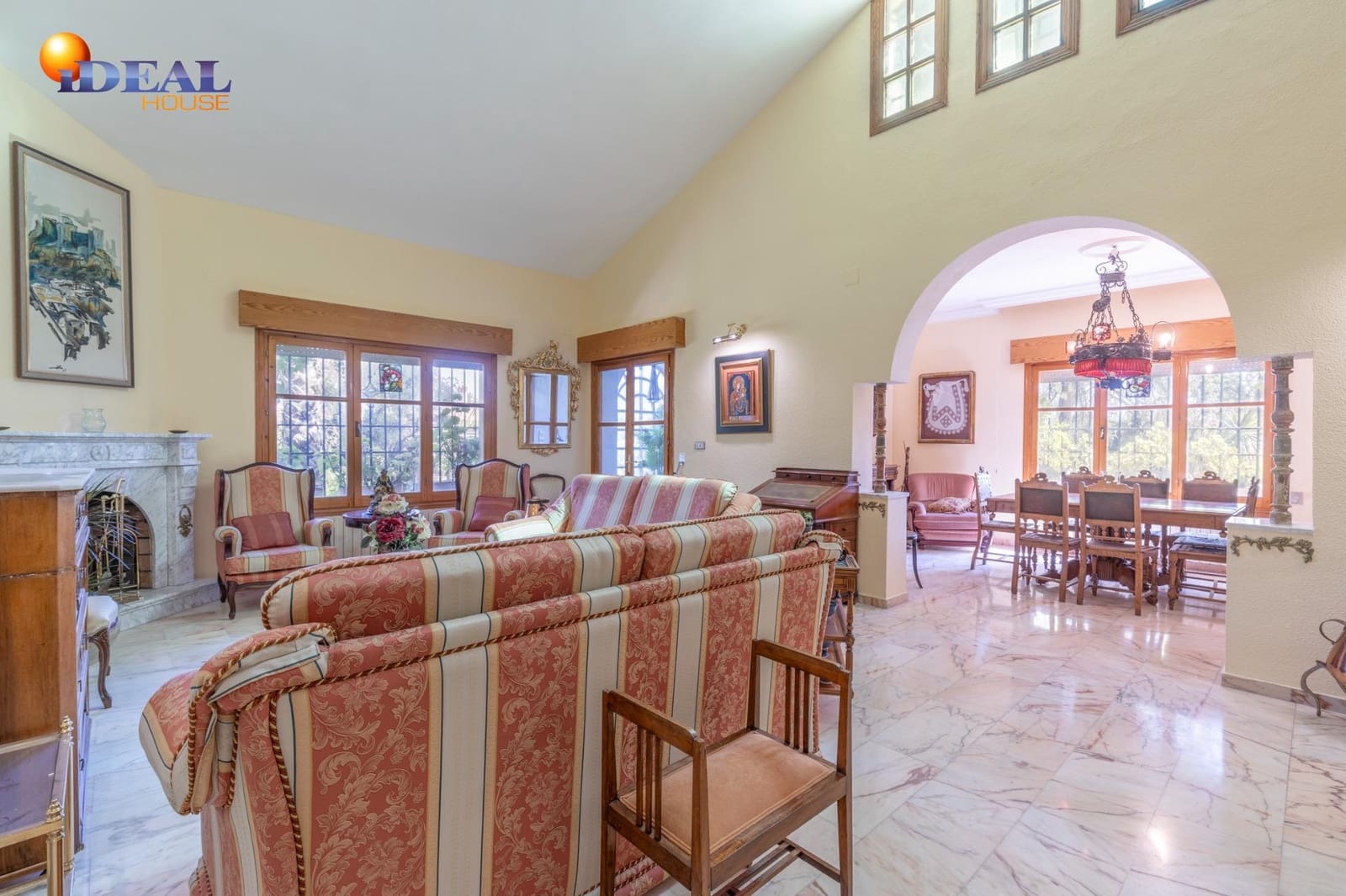 4 makuuhuone Huvila myytävänä paikassa Albolote mukana uima-altaan 
autotalli - 560 000 € (Ref: 9433856)