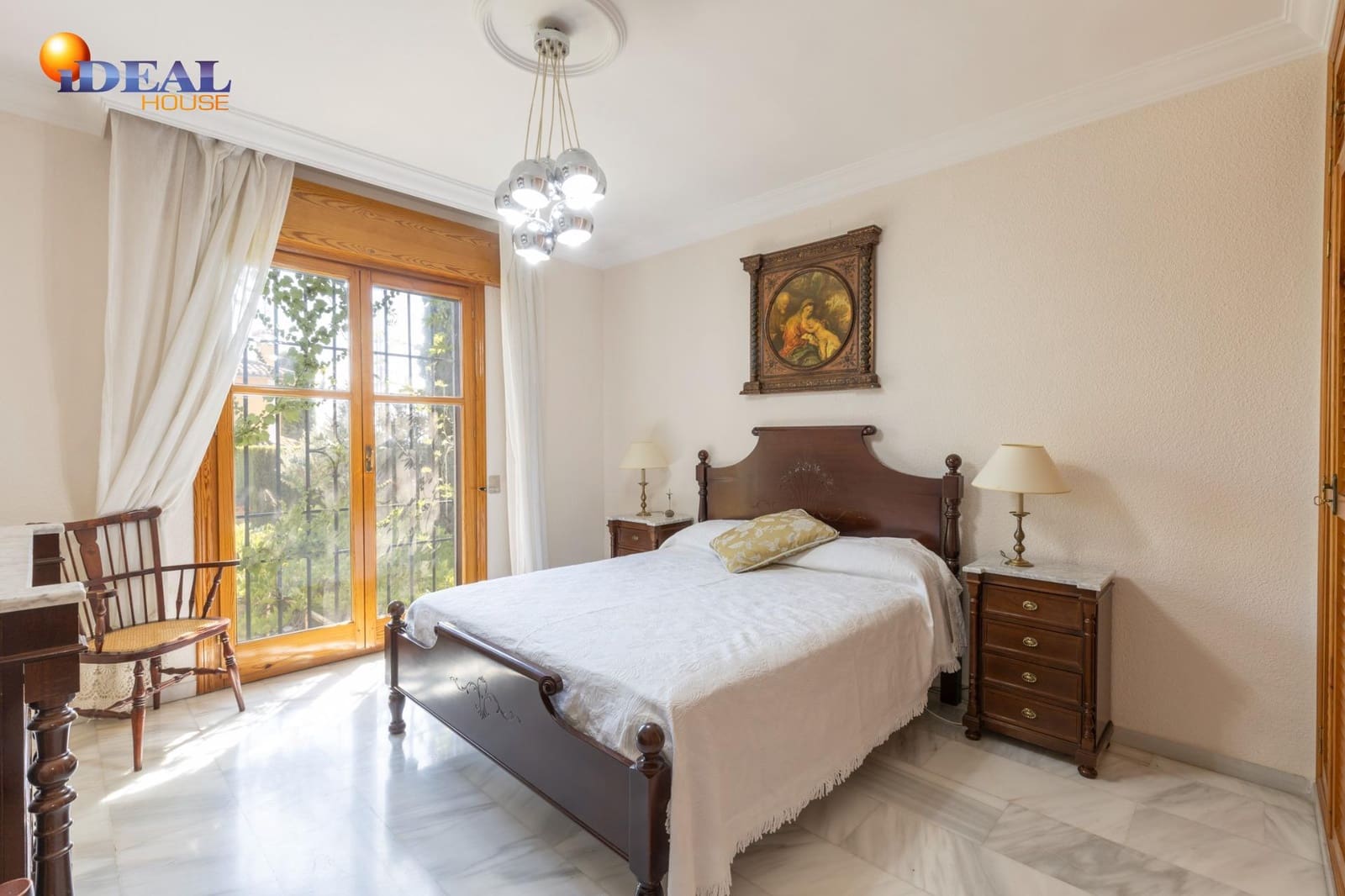 4 makuuhuone Huvila myytävänä paikassa Albolote mukana uima-altaan 
autotalli - 560 000 € (Ref: 9433856)