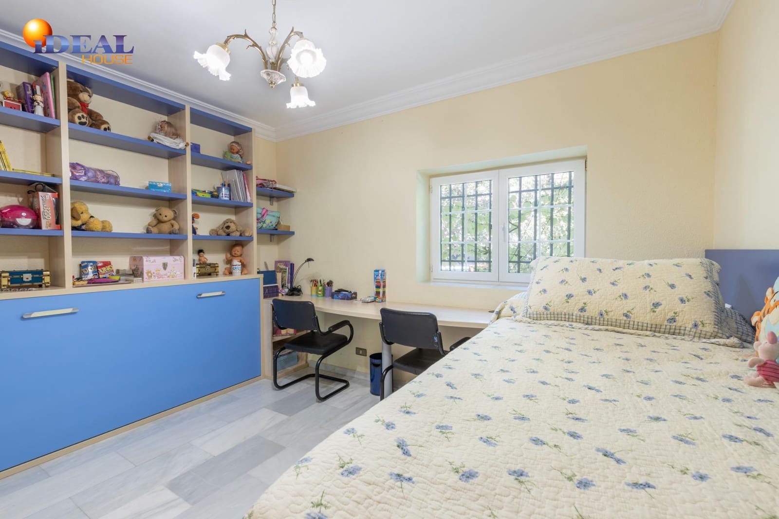 4 makuuhuone Huvila myytävänä paikassa Albolote mukana uima-altaan 
autotalli - 560 000 € (Ref: 9433856)