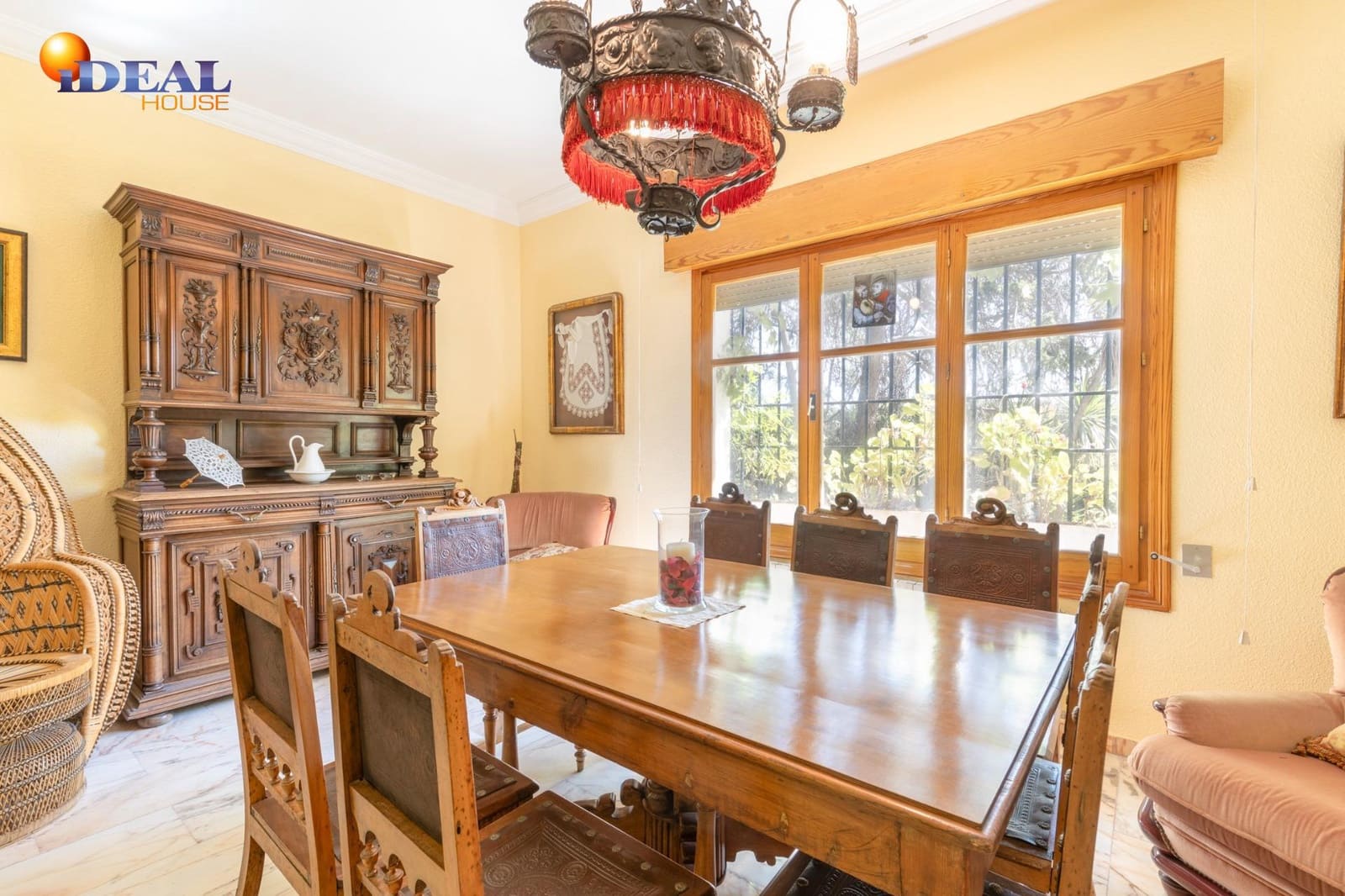 4 makuuhuone Huvila myytävänä paikassa Albolote mukana uima-altaan 
autotalli - 560 000 € (Ref: 9433856)