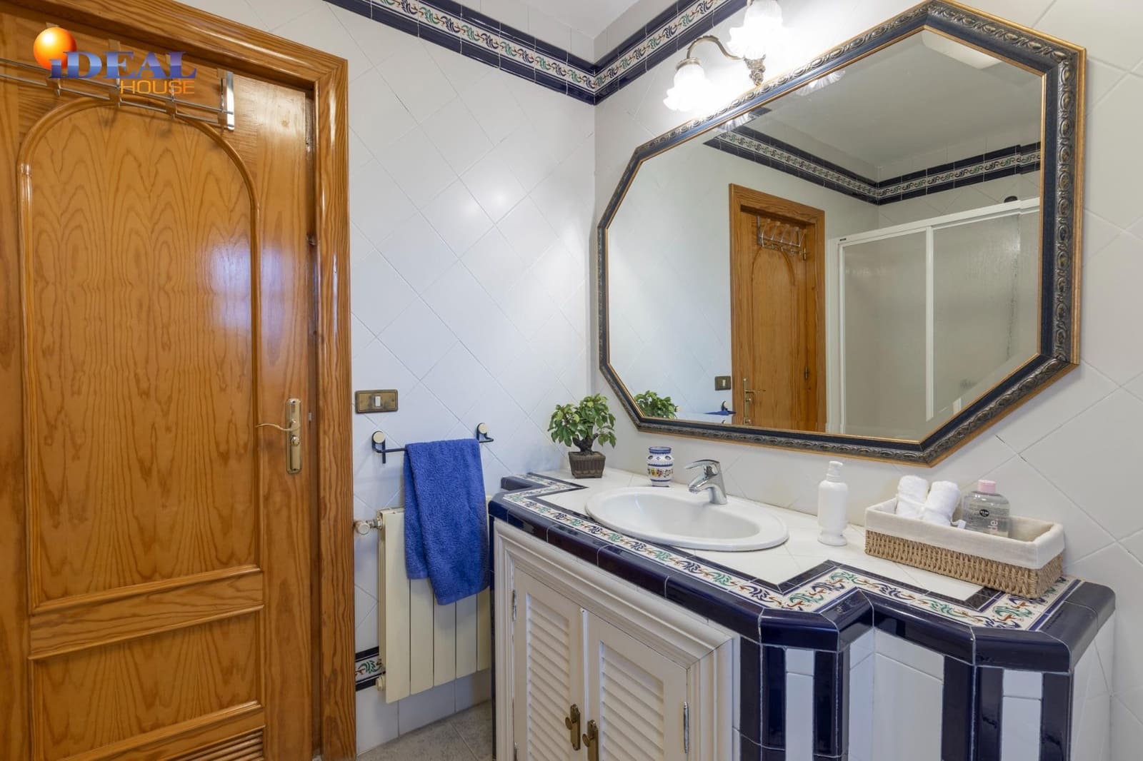 4 makuuhuone Huvila myytävänä paikassa Albolote mukana uima-altaan 
autotalli - 560 000 € (Ref: 9433856)