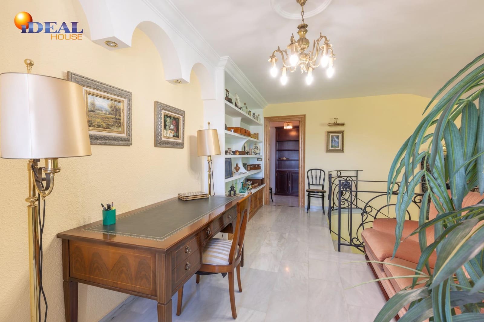 4 makuuhuone Huvila myytävänä paikassa Albolote mukana uima-altaan 
autotalli - 560 000 € (Ref: 9433856)