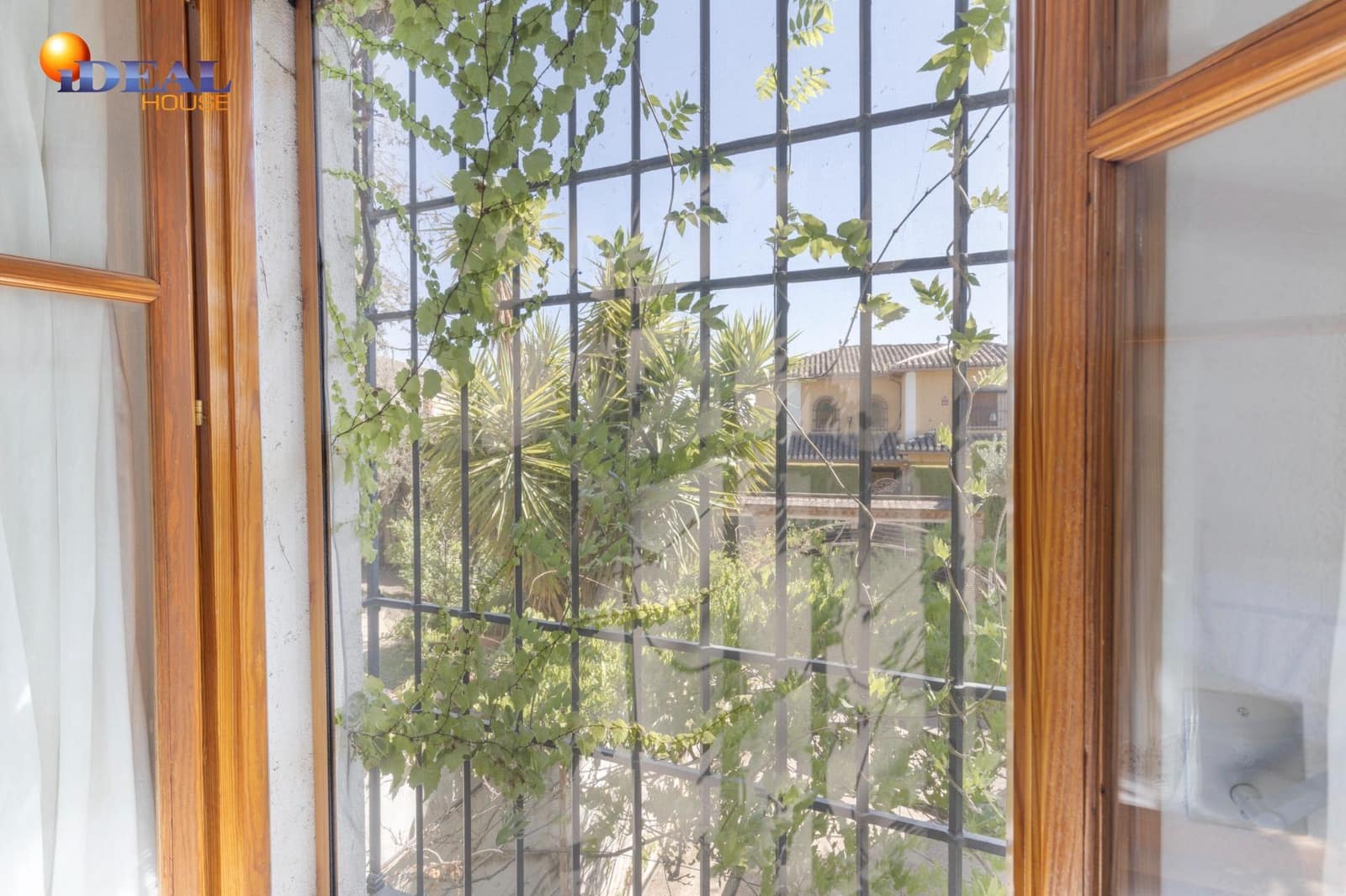 4 makuuhuone Huvila myytävänä paikassa Albolote mukana uima-altaan 
autotalli - 560 000 € (Ref: 9433856)