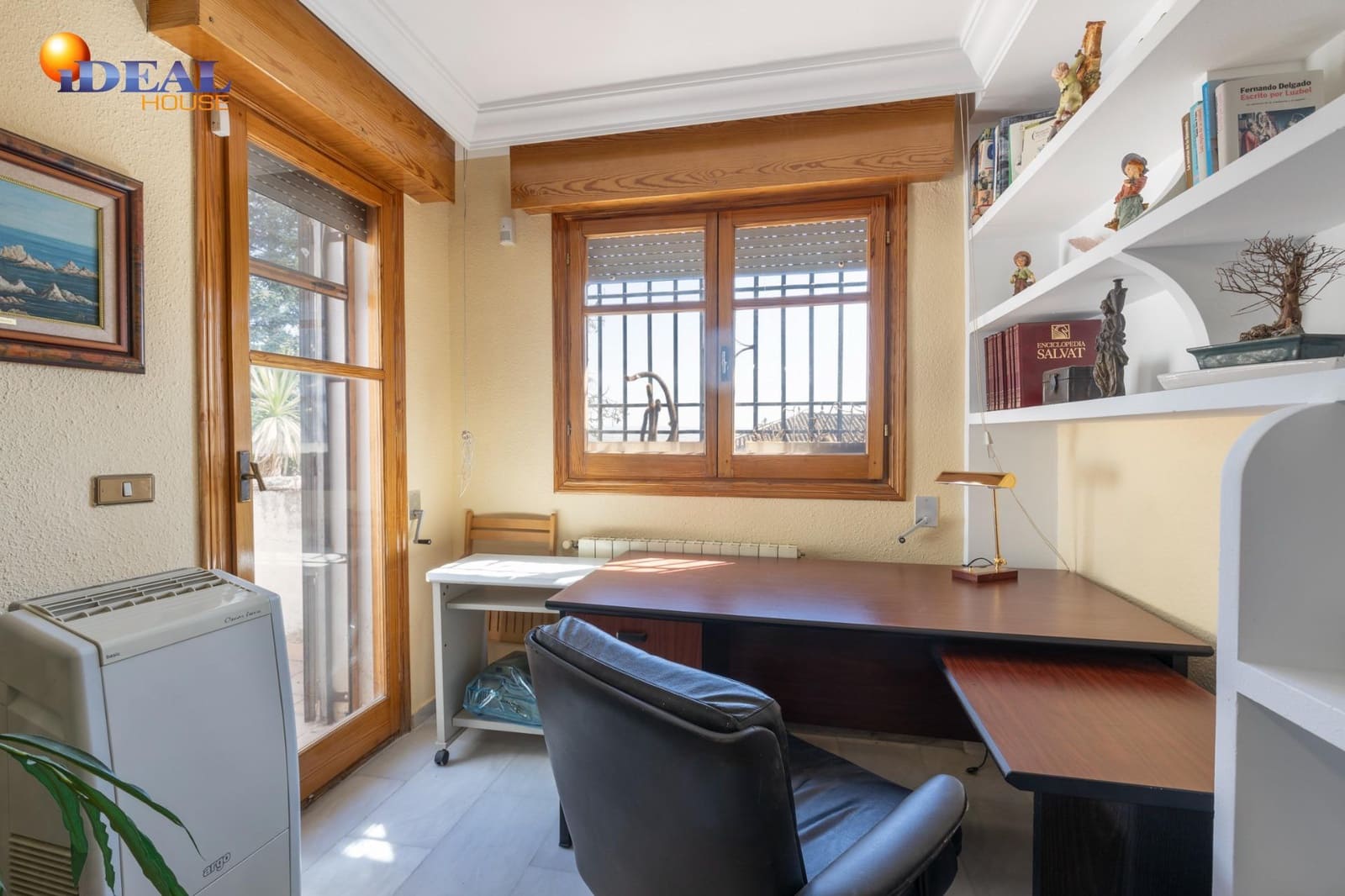 4 makuuhuone Huvila myytävänä paikassa Albolote mukana uima-altaan 
autotalli - 560 000 € (Ref: 9433856)