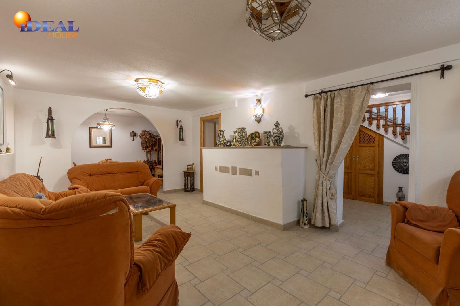 4 makuuhuone Huvila myytävänä paikassa Albolote mukana uima-altaan 
autotalli - 560 000 € (Ref: 9433856)