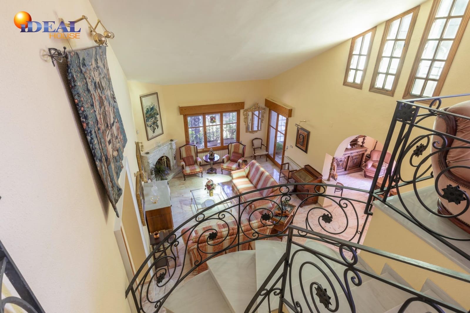 4 makuuhuone Huvila myytävänä paikassa Albolote mukana uima-altaan 
autotalli - 560 000 € (Ref: 9433856)