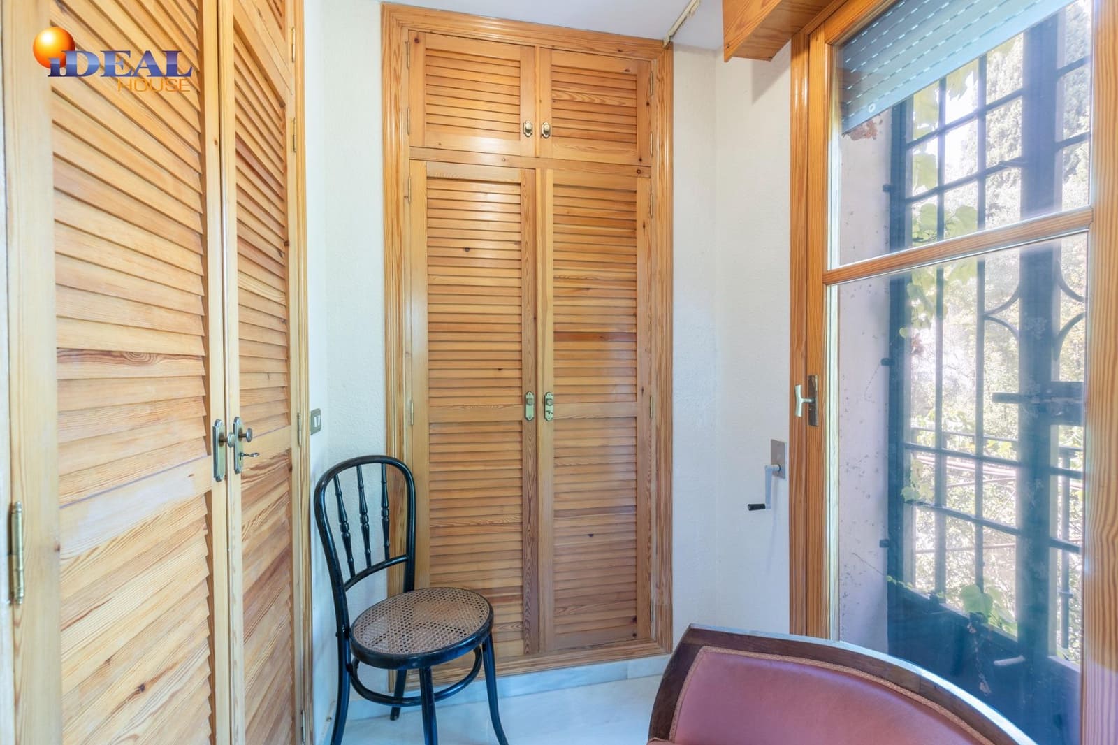 4 makuuhuone Huvila myytävänä paikassa Albolote mukana uima-altaan 
autotalli - 560 000 € (Ref: 9433856)