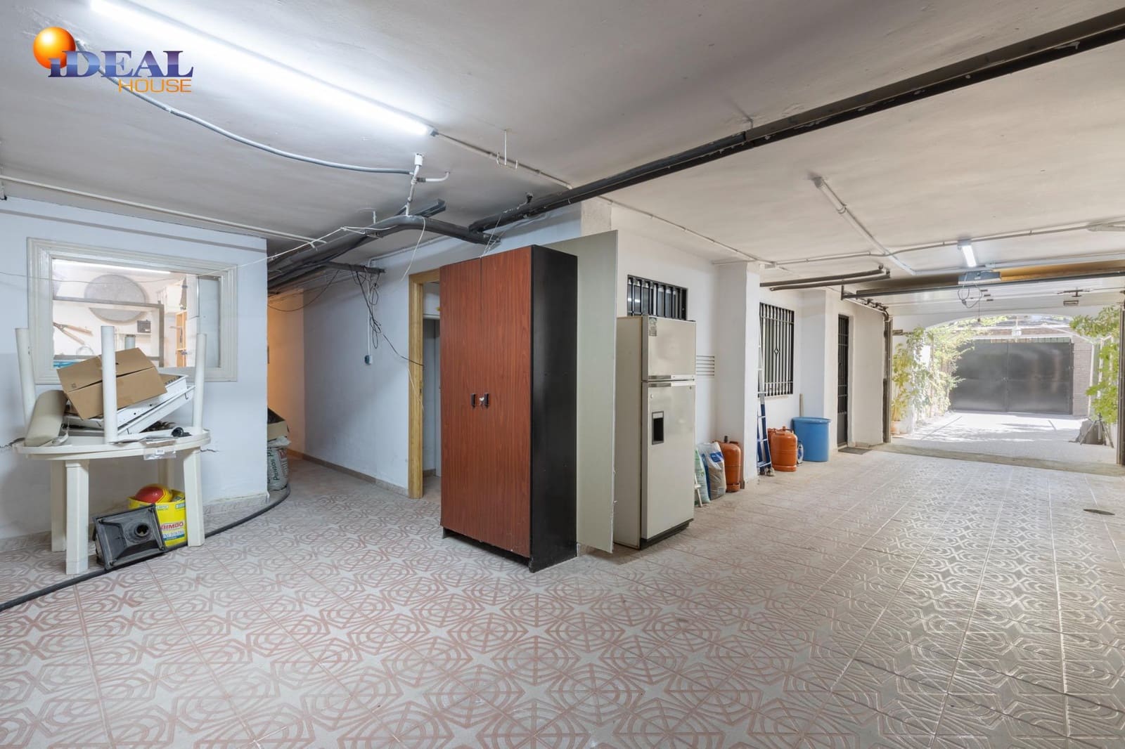 4 makuuhuone Huvila myytävänä paikassa Albolote mukana uima-altaan 
autotalli - 560 000 € (Ref: 9433856)