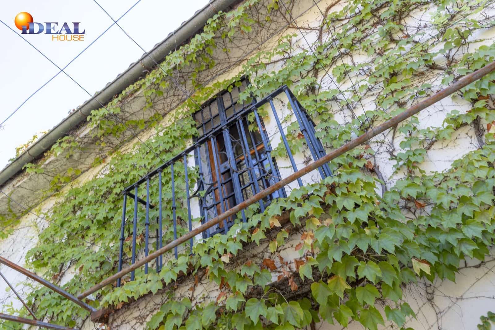 4 makuuhuone Huvila myytävänä paikassa Albolote mukana uima-altaan 
autotalli - 560 000 € (Ref: 9433856)