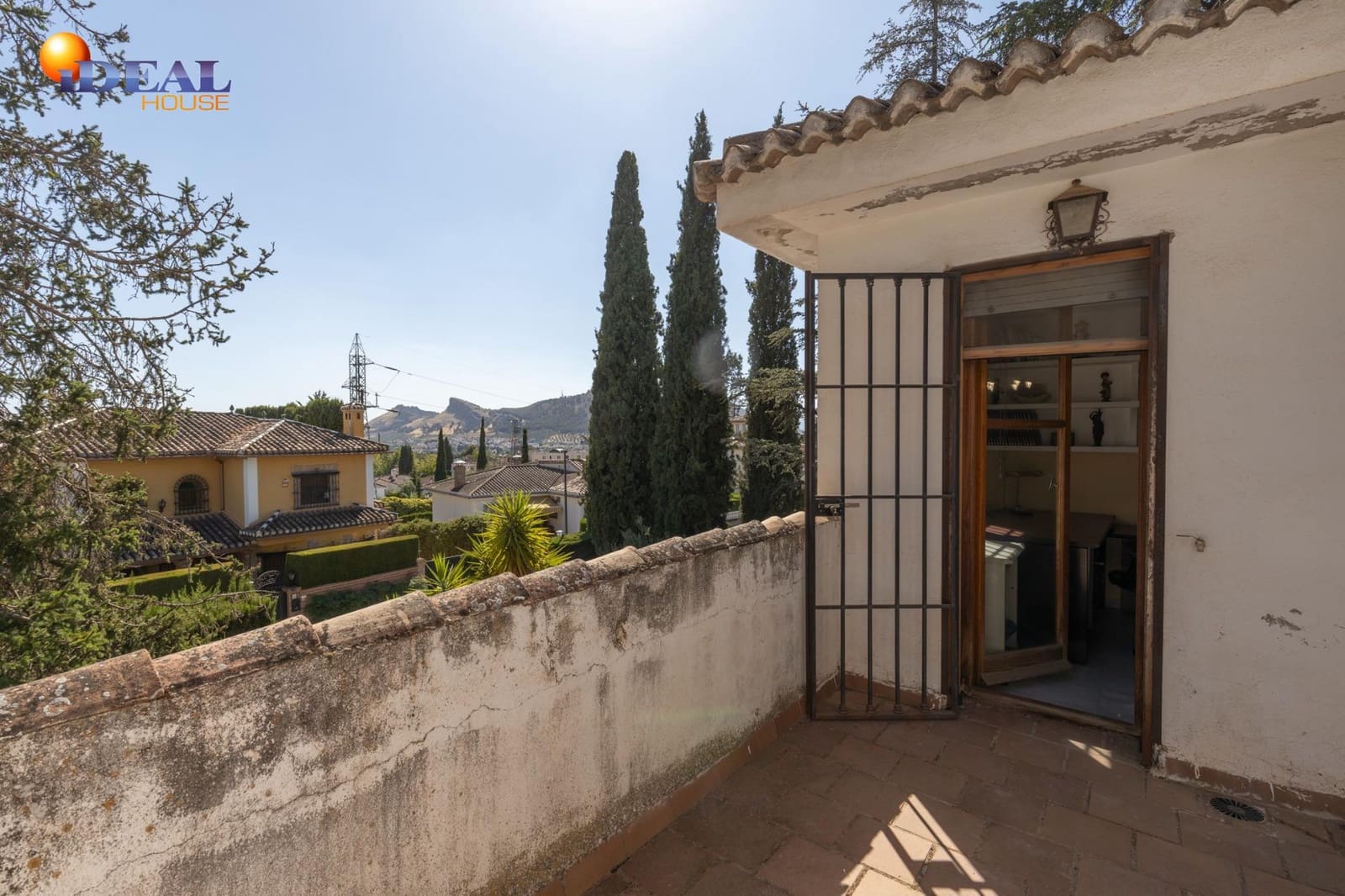 4 makuuhuone Huvila myytävänä paikassa Albolote mukana uima-altaan 
autotalli - 560 000 € (Ref: 9433856)