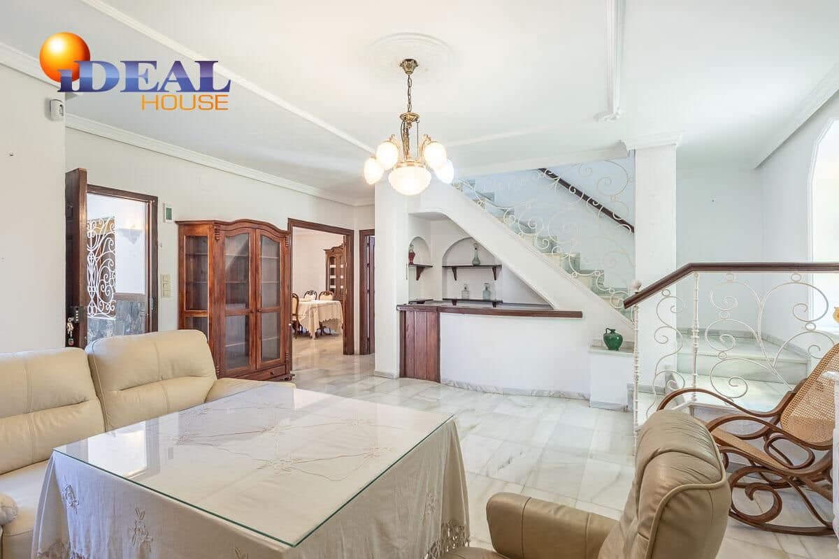 6 bedroom Villa for sale in Purullena with garage - € 249,000 (Ref: 9433860)