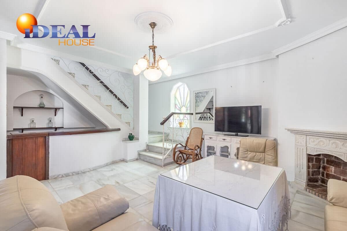 6 bedroom Villa for sale in Purullena with garage - € 249,000 (Ref: 9433860)