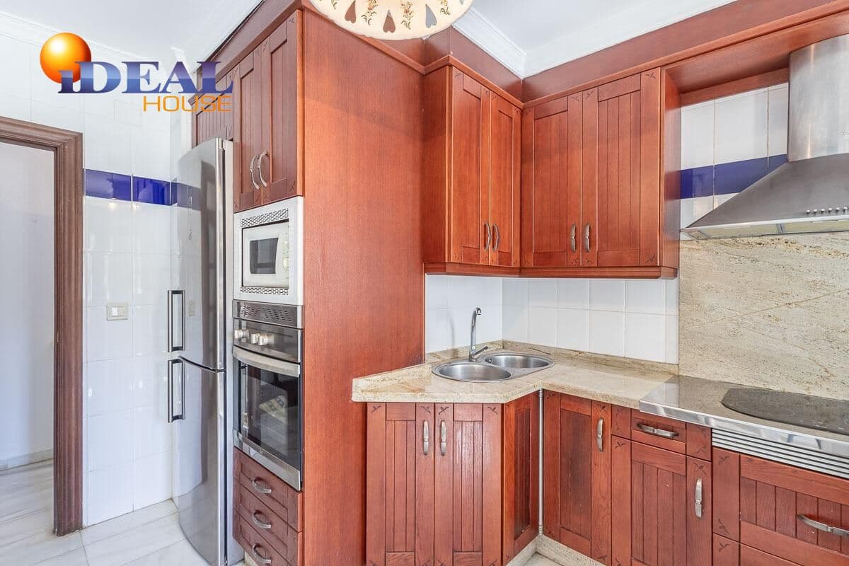 6 bedroom Villa for sale in Purullena with garage - € 249,000 (Ref: 9433860)